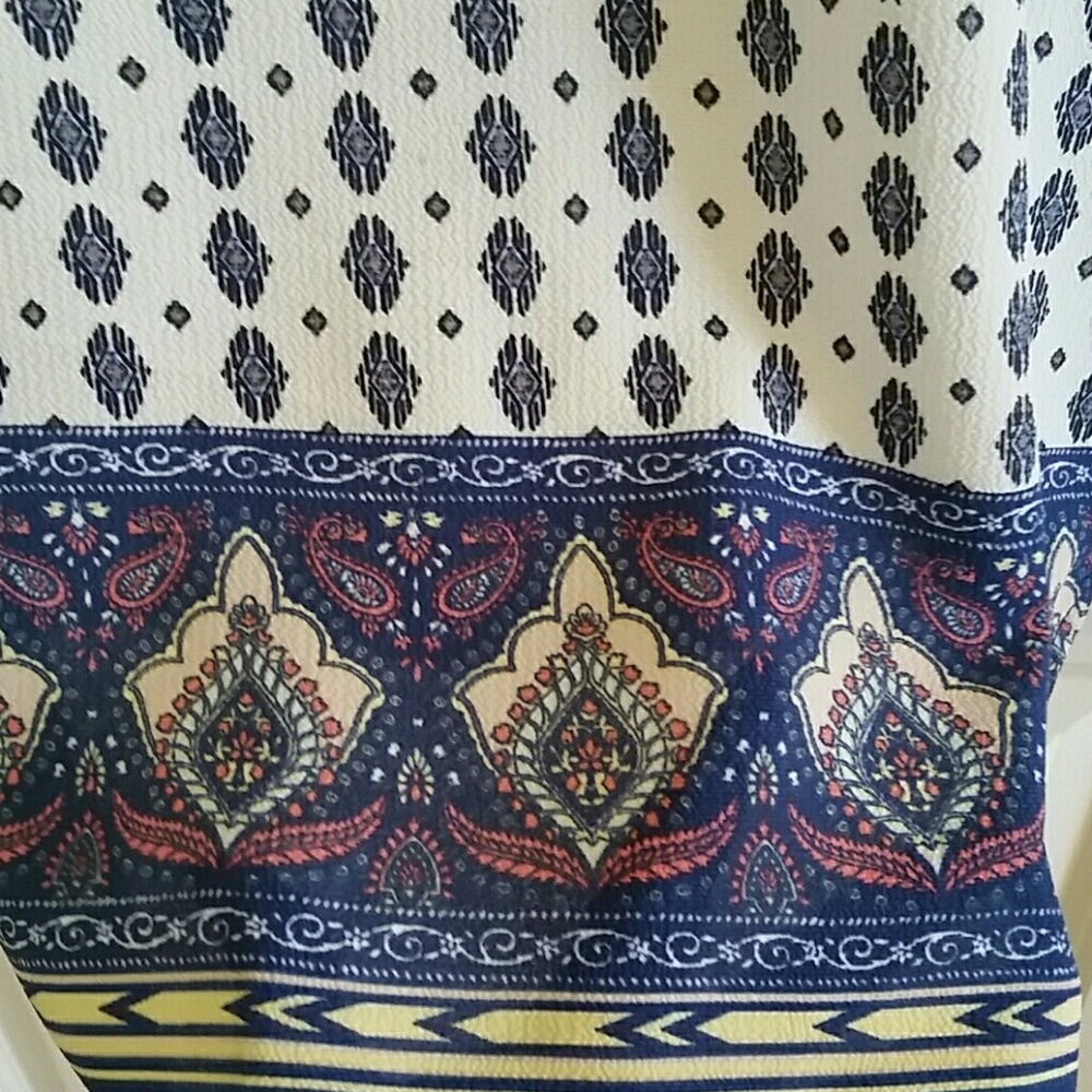 🌻NWOT Patterned Loose-fitting Blouse - Picture 3 of 7